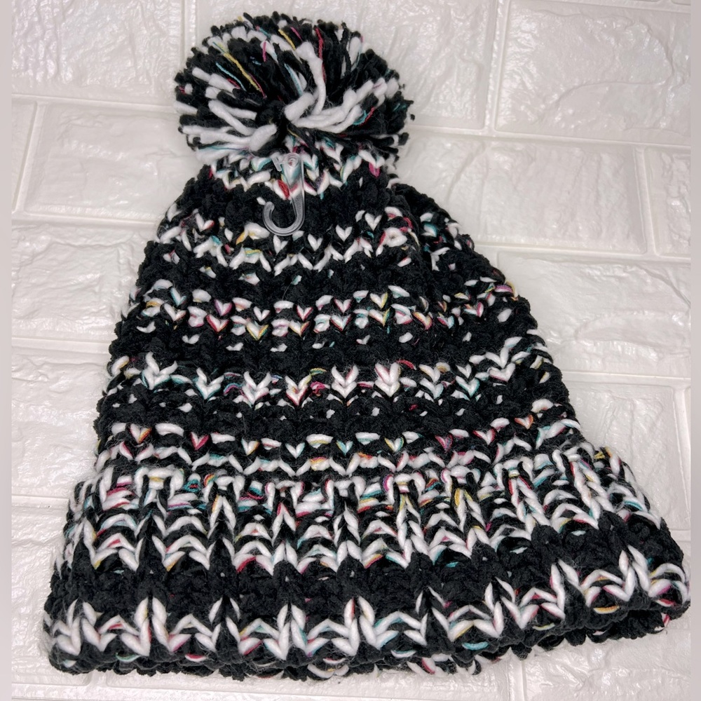NWT Aeropostale Multicolor Cable Knit Hat Pom Pom Beanie
